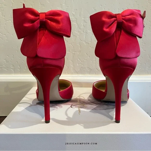 Jessica Simpson Red Satin Heels with Bow - Picture 4 of 12